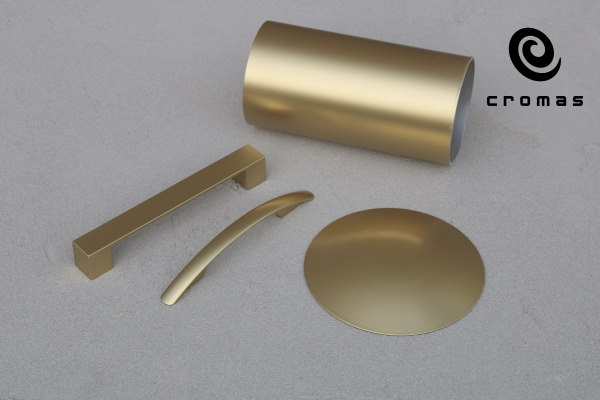 Brass color paint, SM.001 BRASS, from “Shiny Metals” collection