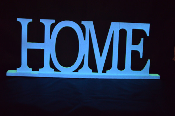 Phosphorescent paint with high emission of light in the dark