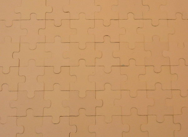 Phosphorescent paint with high emission of light in the dark