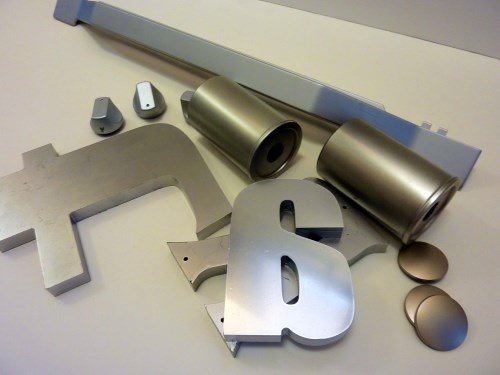 Steel metallic effect paint for wood, metals and plastics