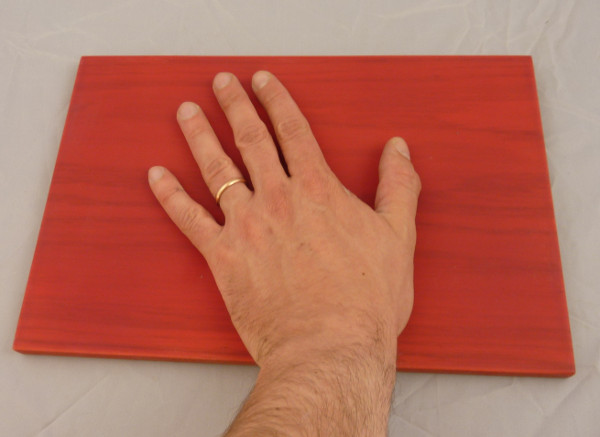 Thermochromic red paint: color changes with temperature