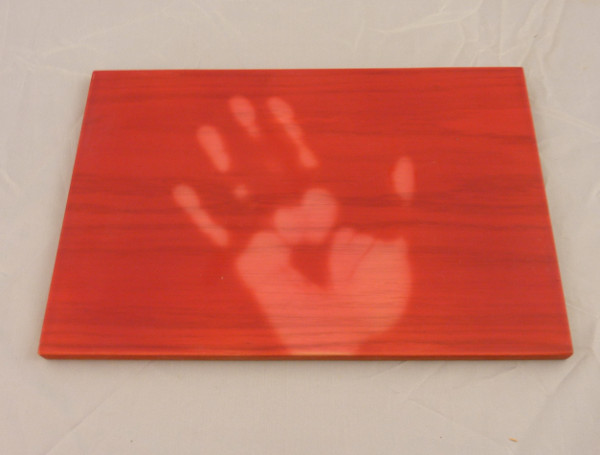 Thermochromic red paint: color changes with temperature