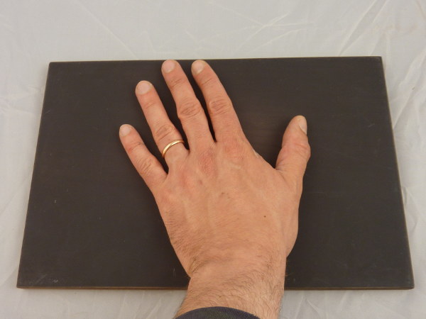 Thermochromic black paint: color changes with temperature