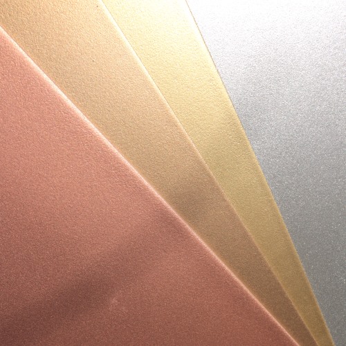 Bright metallic stone effect paint